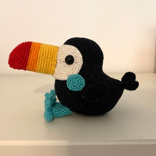 Tocita the toucan!!! An amigurumi toco toucan from zoomigurumi book 9.  Details in comment. : r/crochet