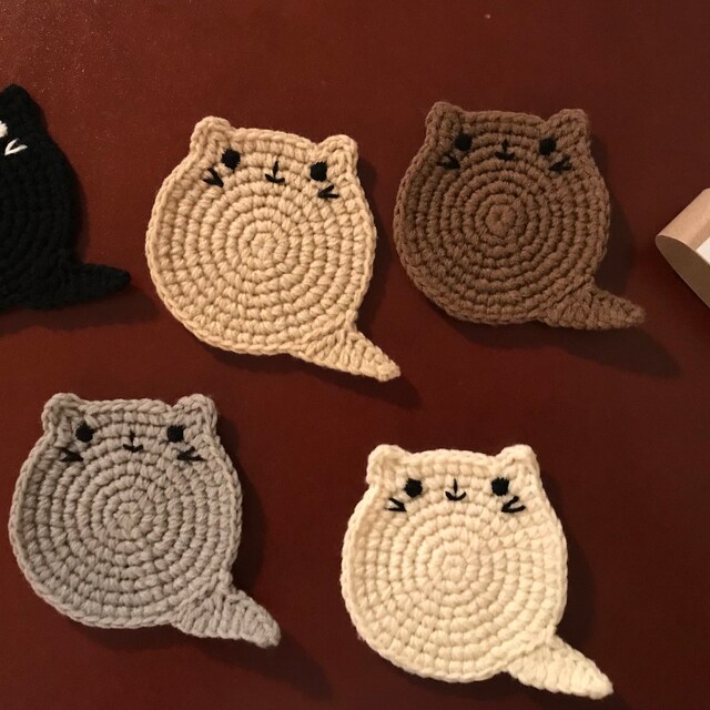 DICHA Handmade Peeking Cat Crochet Coasters – Set Of 4, Premium Cotton Yarn, Insulating Coasters For Cat Lovers