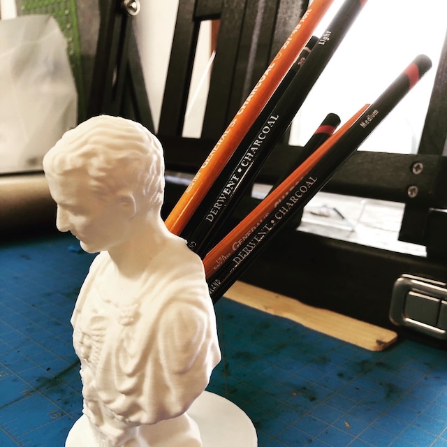 Holder, Julius Caesar Pencil Holder, Resin Ides of March Desk Holder, Decorative Desk Statue Ornament, Desk Organizers Marker Storage Holder for Home