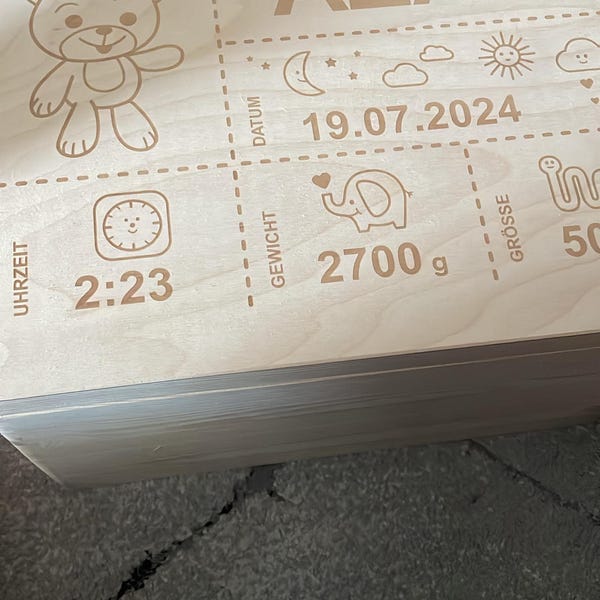 FeierZwerge Baby Erinnerungsbox - Personalisierte Holzkiste 30x20x14cm
