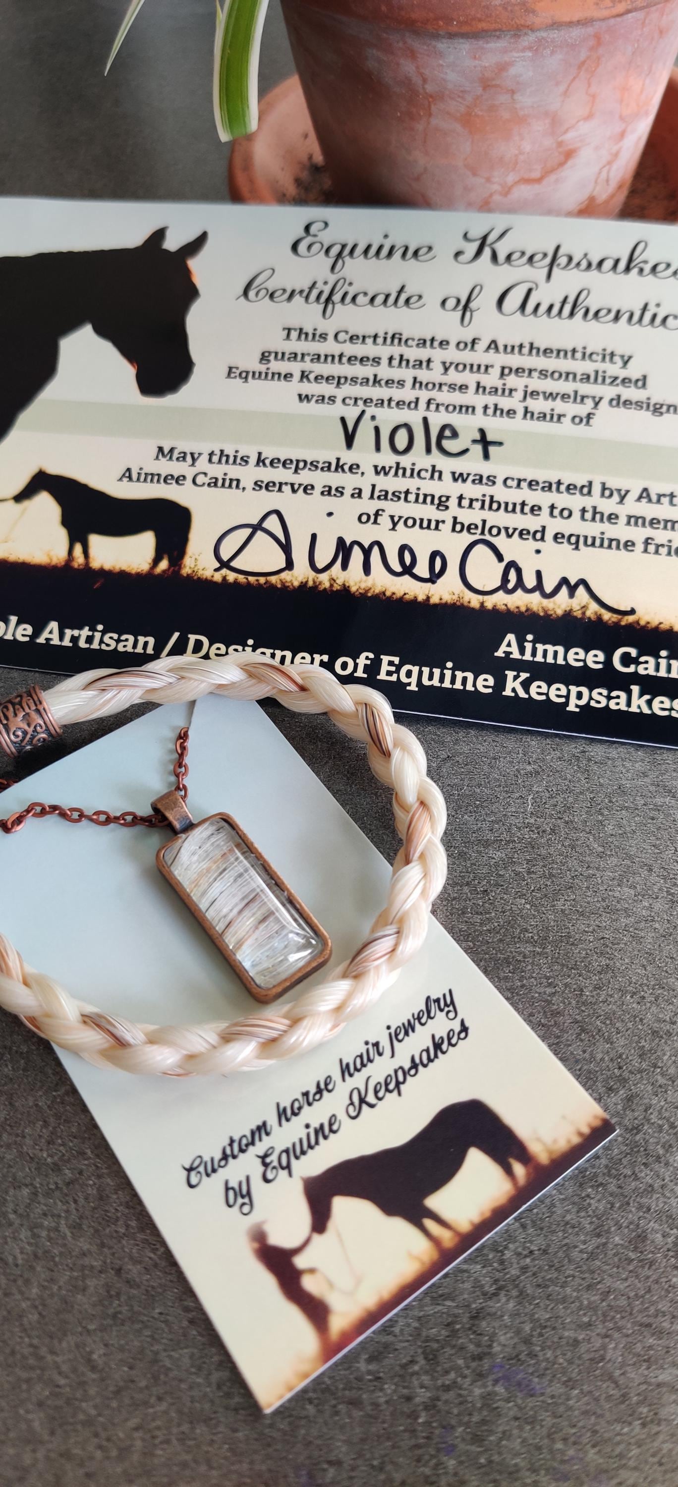 Individuelles Geschenkset aus Armband und Halskette aus Pferdehaar, geflochten von Equine Keepsakes