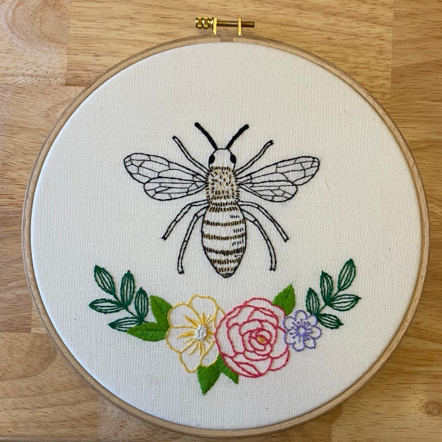 蜜蜂ページ ミツバチの手刺繍パターン - モノクロ昆虫 - PDF 即時ダウンロード