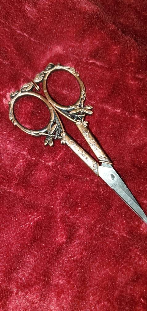 Dragonfly Embroidery Scissors • Unique Garden Theme Quilting Scissors in Vintage Copper or Silver Finish • Quilting Gift or Embroidery Gift