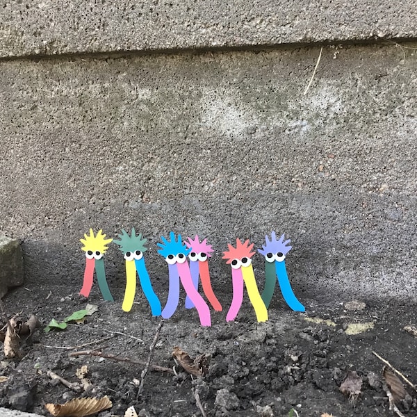 Mome Raths Plant and Garden Stake (set of 6) Alice in Wonderland - Free ...