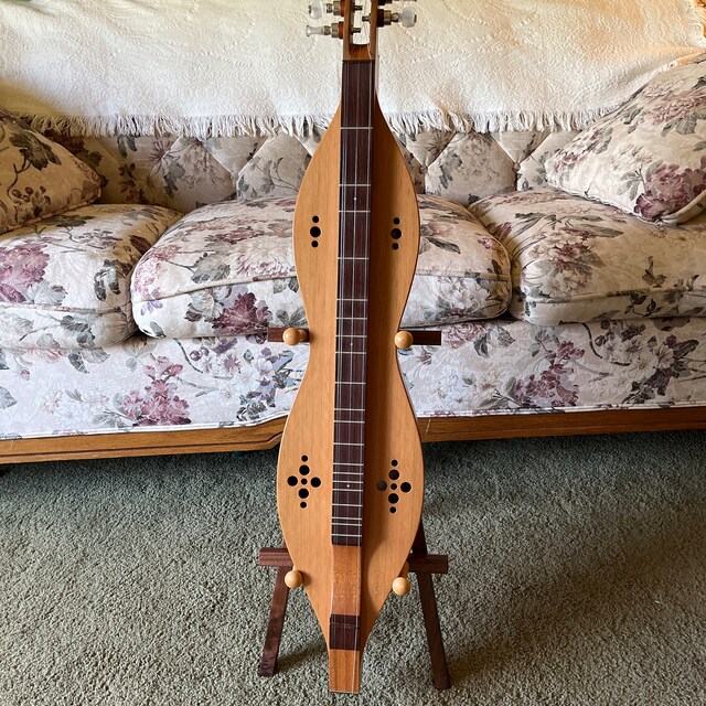 Mountain 2024 dulcimer stand