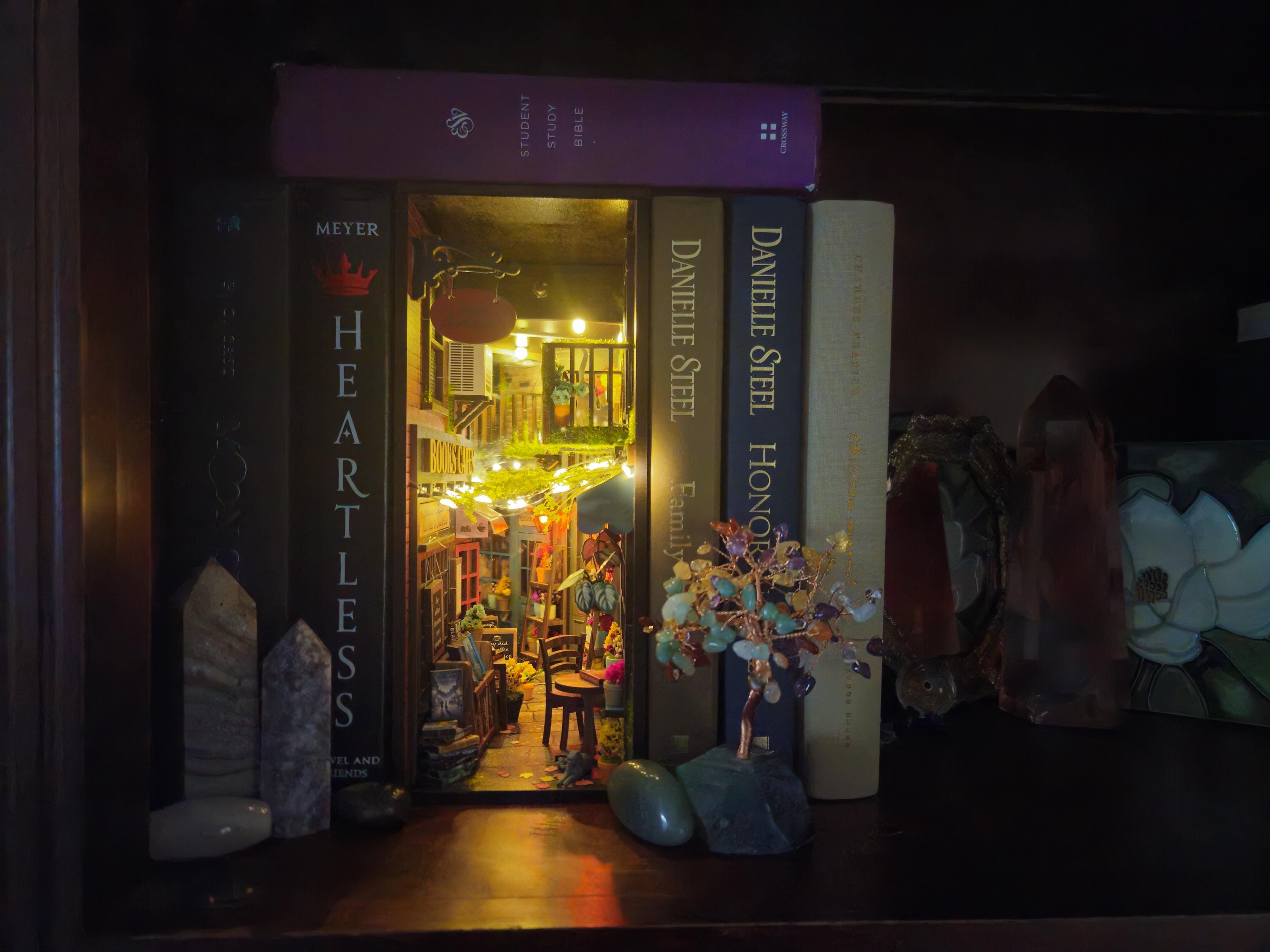 Dreamy MiniAlley Book Nook - Cozy Magical Reading - Booknook DIY kit Assembled