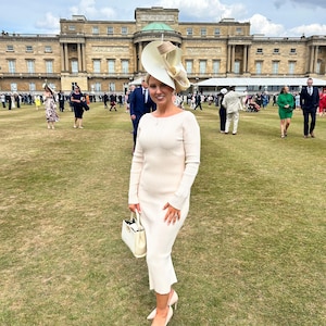 Fascia Con Piume E Fiori Per Donna – Cerchietto Alice Per Matrimonio E Royal Ascot, Fatto A Mano - Foto 5