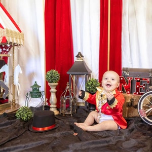 Baby Greatest Red ShowmanDisfraz de Halloween para niños Disfraz de maestro  de ceremonias de circo para niños pequeños de 4 piezasDisfraz de domador de  leones para niñosTraje de 1er cumpleaños -  España