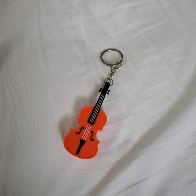 World's Smallest Violin Keychain Playable With Music Send Your Condolences  Novelty Prank Gag Funny Joke Gift Toy 