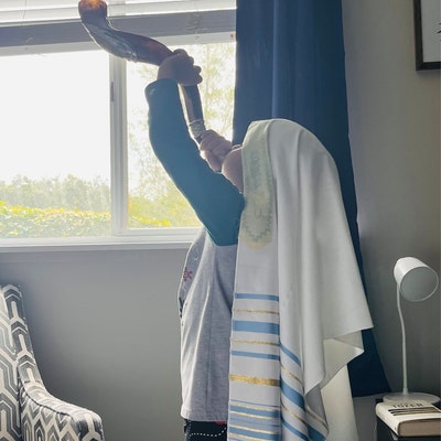 Messianic Tallit Prayer Shawl 72x22 – With Carrying Bag, Designed In Israel