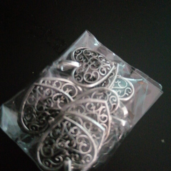 Silver Filigree Exotic Leaf Charm