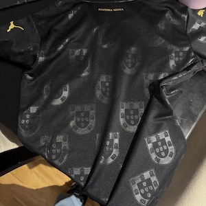 Jeromi added a photo of their purchase