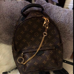 Bag charm Louis Vuitton Gold in Chain - 35355269
