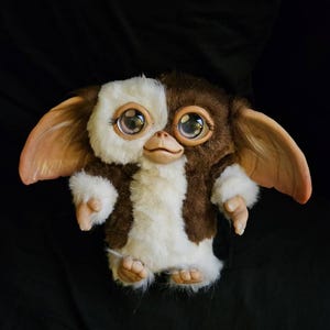 グレムリンにインスパイアされた手作りのギズモ人形（高さ約23cm/9