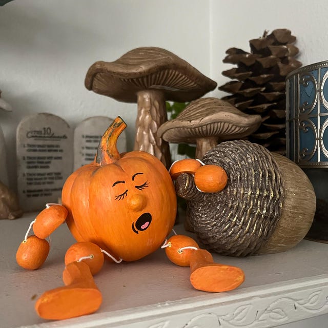 Sleepy Pumpkin Shelf Sitter – Fall Holiday Decor (4x4