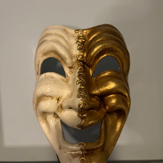 Maschera Tragica Maschera Comica, Maschera Tragicomica Realizzata