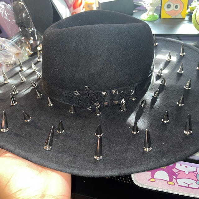 HEEPDD 20 Pezzi Rivetti In Metallo A Forma Di Albero - Punte Coniche Per Pelle E Tessuti - Colore Nero - 8x13.5mm - Accessori Fai Da Te Punk