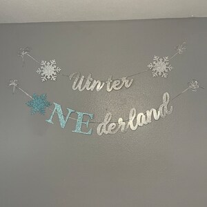 MIRRORANG Happy 16th Birthday Banner – 1,8x1,1 M, Winter Wonderland Design Mit Krone & Schneeflocken, Aus Polyester – Für Geburtstagsdeko