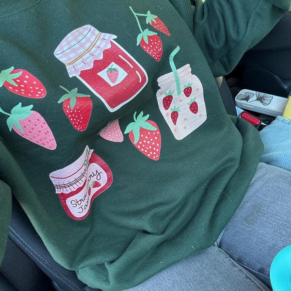 IVORY STRAWBERRY GRAPHIC SWEATSHIRT main image 1