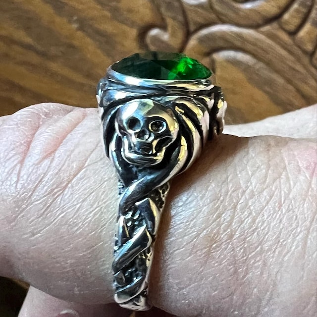 ジョニーの（劇中そのまま）J スパロウ エメラルド スカル リング 