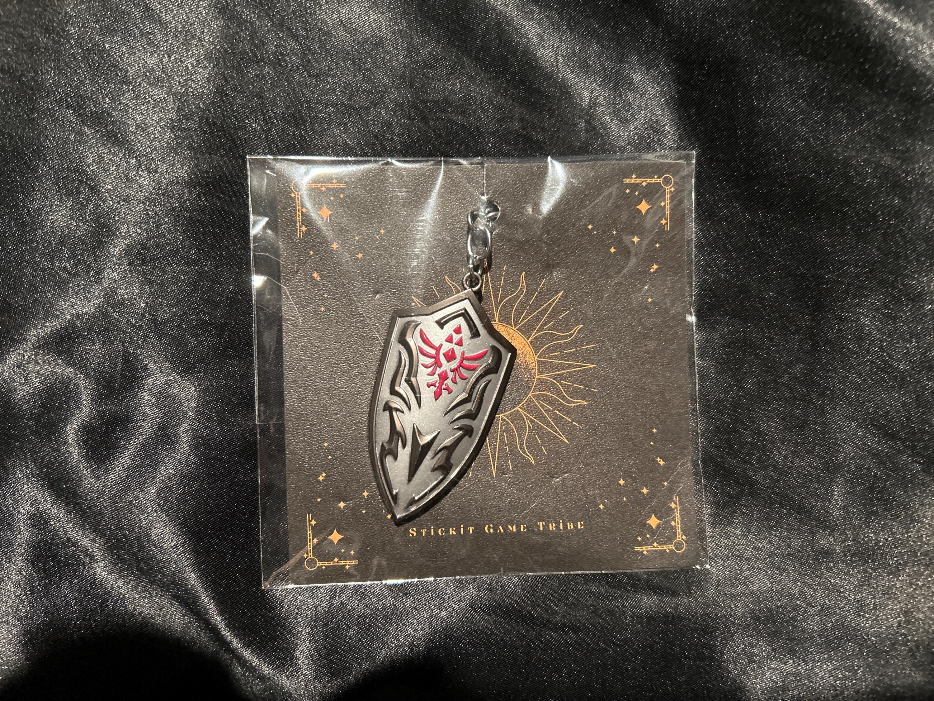 The legend of Zelda heart keychain, heart container, Royal Claymore, Royal Shield