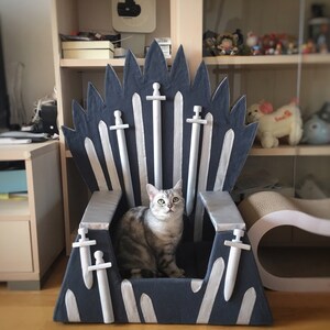 cat throne chair