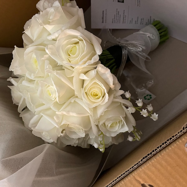 Off White Roses Hello 12