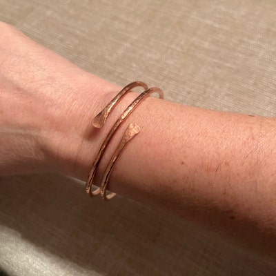 Handmade Pure Copper Cuff Bracelet - Adjustable For Arthritis & Joint Pain Relief (Hammered Vintage Look)