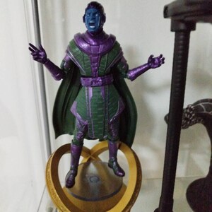 征服者カーン マーベルレジェンド ディスプレイ - Etsy 日本