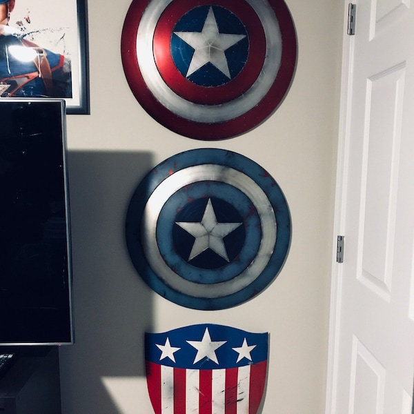 Bouclier Triangle Captain America - Reproduction Acier Marvel - Seconde Guerre Mondiale