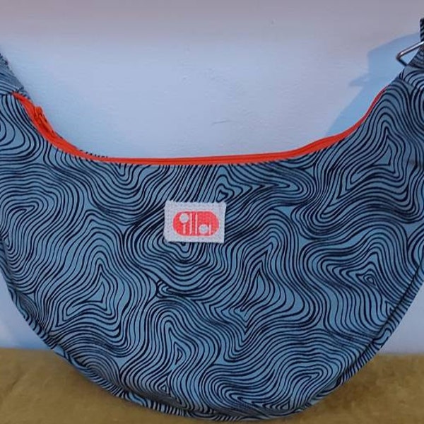 Half Moon Sling Bag With Pockets Sewing Pattern | Crescent Moon Bag ...