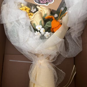 かぎ針編みのバラの花束、手作り、ガールフレンドへのパーソナライズ