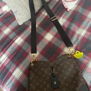 Tauja added a photo of their purchase