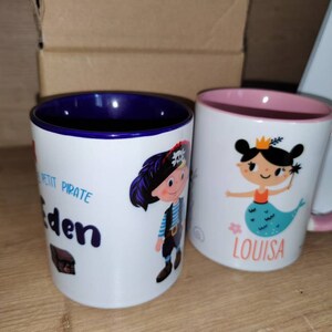 Personalisiertes Kindertasse Mit Dino & Schmetterling – Keramikbecher Mit Namen Für Jungen & Mädchen