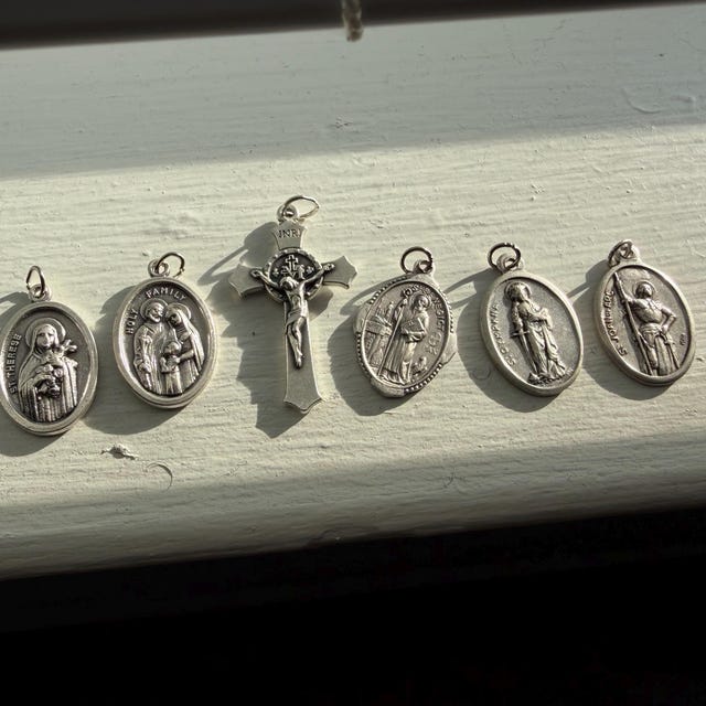 Saint Therese of Lisieux Medal, Little Flower of Jesus - Patron of
