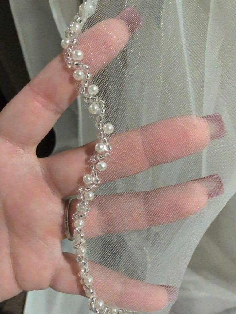 1 Tier Beaded Edge Veil, Scalloped Edge Veil, Elegant Fingertip Veil, Chapel Wedding Veil, White Ivory Beaded Bridal Veil