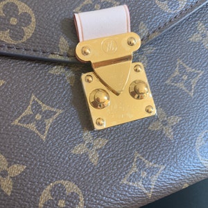 Hardware Protector for Large Zipper Pull on Louis Vuitton Bags