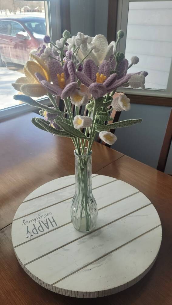Gehäkelter Blumenstrauß, Tulpe, Rosa, Weiß, Lila, Blau, ewig, Abschluss, Geburtstag, Geschenk für Freundin, Schwester, Freundin, Liebe, Ostern