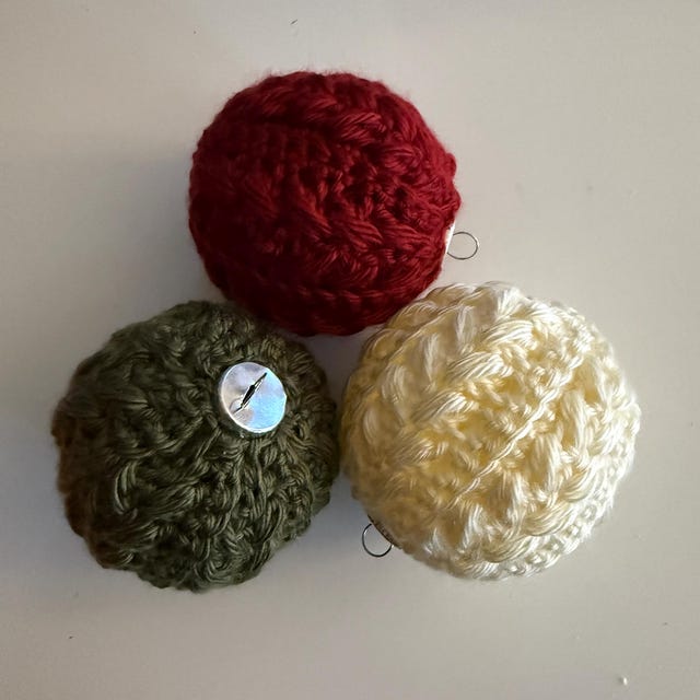 A customer's finished Snowy Wheat Stitch Ornament Crochet Pattern