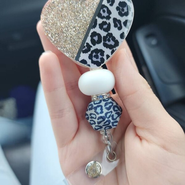 Geyee 4 Pack Nurse Phlebotomy Badge Reel Large Funny Bling Phlebotomist Badge Clips Gifts Cute Phlebotomist Nursing ID Holder Accessories Supplies For
