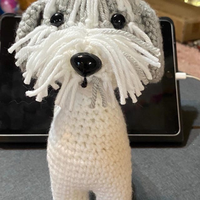Mi様　miniあみぐるみ　キャバリアなど キャバリアキングの2 in 1かぎ針編み犬パターン（PDF）。子犬の