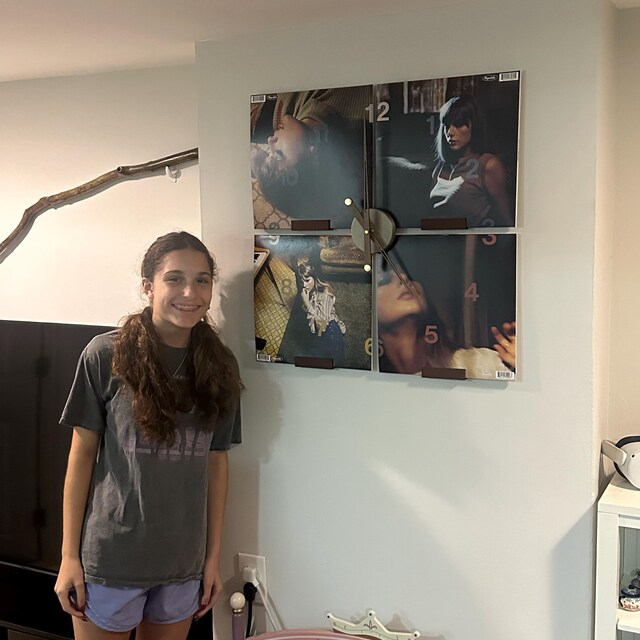 Midnight Vinyl Record Clock Display: Modern Wall Art for