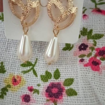 Boucles D'oreilles Dormeuses Rectangles Argentées Avec Motif Feuille - Occasion TBE