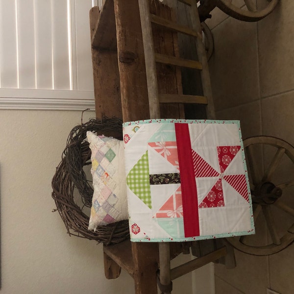 Frosty Pomeranian Quilted Table Runner NCU0NTD554