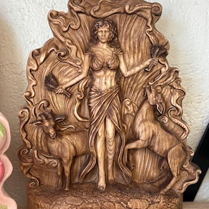 アシェラ女神像：手彫りのトネリコ材彫刻 - Etsy 日本