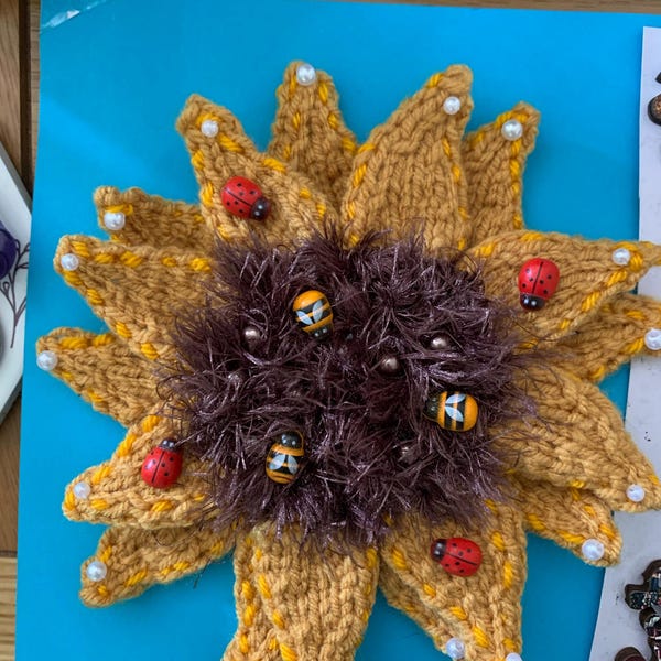 large-sunflower-knitting-pattern-diy-flower-with-stem-handmade-home