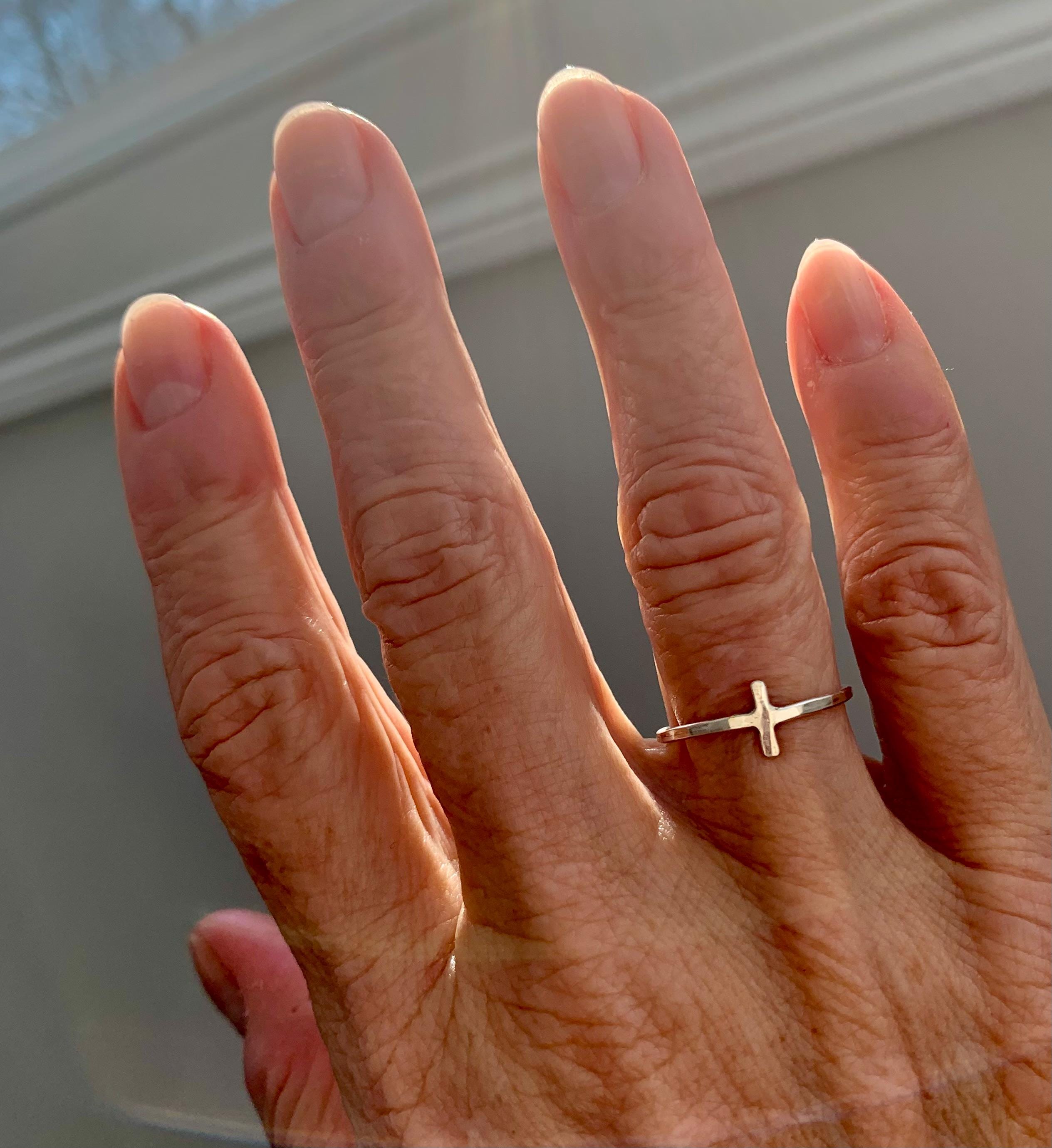 Gold Kreuz Ring - Kreuz Ring - Stapelring 14K Gold filled - Stapelring aus Gold oder Sterling Splitter - Zierlicher Kreuz Ring Geschenk Daumenring
