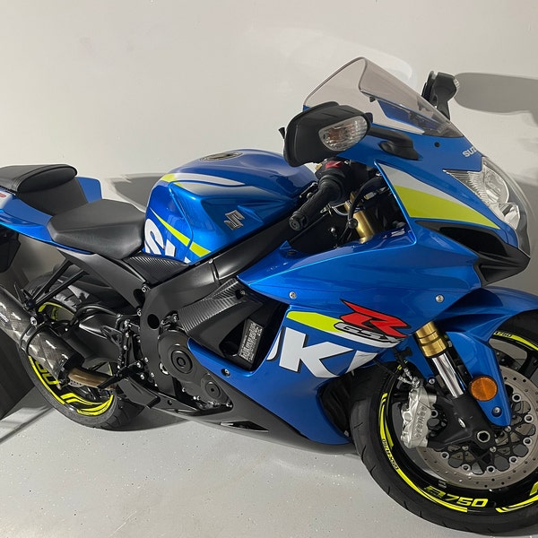 Suzuki GSXR 1000 Logo Wheel Stripes And Decals Set In White Color - Foto 11