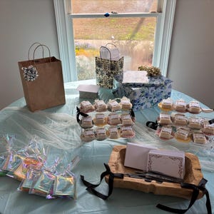 MELISSA added a photo of their purchase
