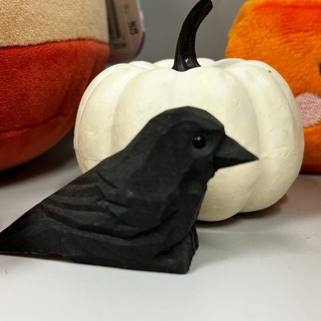 黒いカラスの木製置物 | 手彫りのカラスの鳥の彫刻 - Etsy 日本